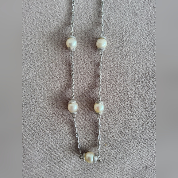 18kt. White Gold With Culured Pearl Station Necklace - Picture 3 of 4